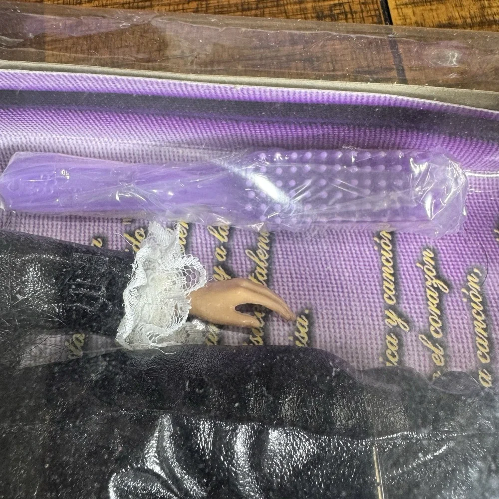 Selena Quintanilla Amor Prohibido Barbie Type collectible fashion Doll MIB HTF⭐️ - Picture 4 of 6